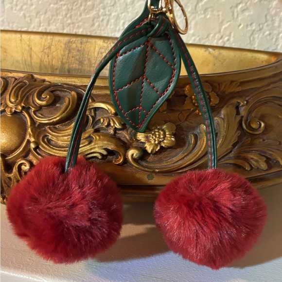 💛 Yellow Quilted Handbag with Red Cherry 🍒 Bag Charm (NWOT) - Picture 14 of 14